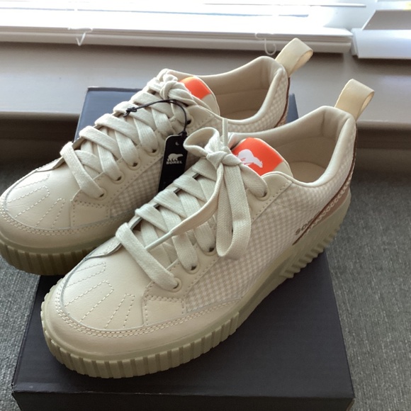 Sorel Women's Ona Ave Low-Top Sneakers, size 7.5 - Picture 12 of 13